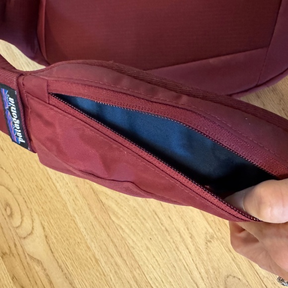 Patagonia Atom Sling Bag - Picture 3 of 7